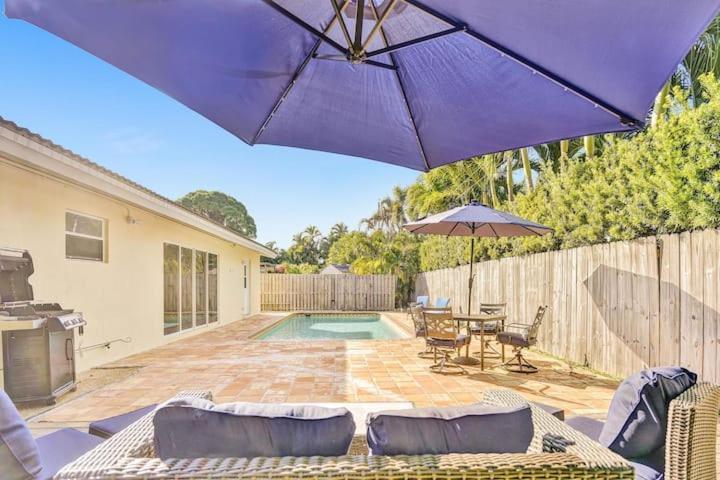 Beautiful 4 Bedrooms/Pool/Walk To Beach Дирфилд Бич Экстерьер фото