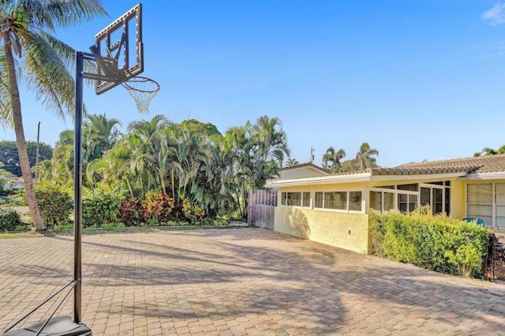 Beautiful 4 Bedrooms/Pool/Walk To Beach Дирфилд Бич Экстерьер фото